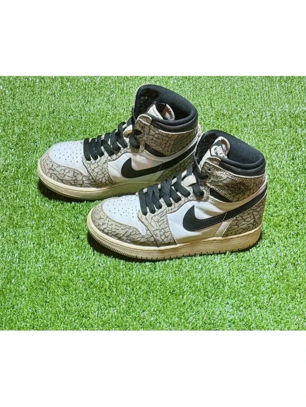 Air Jordan 1 Retro High OG White Cement – Size 5Y / Women’s 6.5